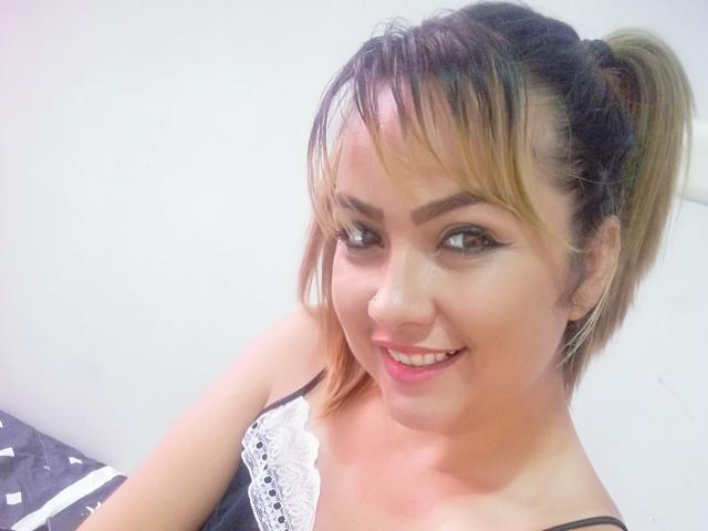 TastyCamila - פורנו בשידור חי ומצלמת סקס - 7602500