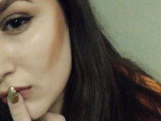 JenniferNavy - Show live sexy avec cette Merveilleuse jeune bombe french en chaleur rasée  