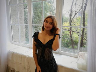 SweetQcheeks - Webcam xXx avec cette Magnifique demoiselle française occidentale sur le site Xlovecam.com 