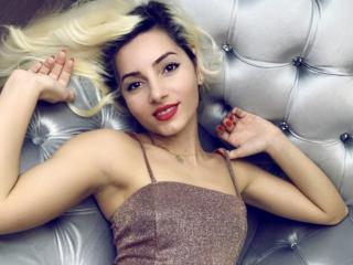 SophiaTaylorr - Webcam intime avec une Superbe beauté très sexy occidentale  