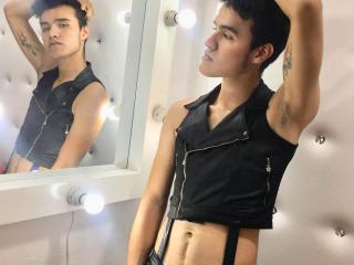 ScarletHotLove - Chat hard with a latin Horny gay lads 