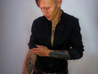 JenniOHog - Webcam sexe avec un Homme aux cheveux châtain sur Xlovecam.com 