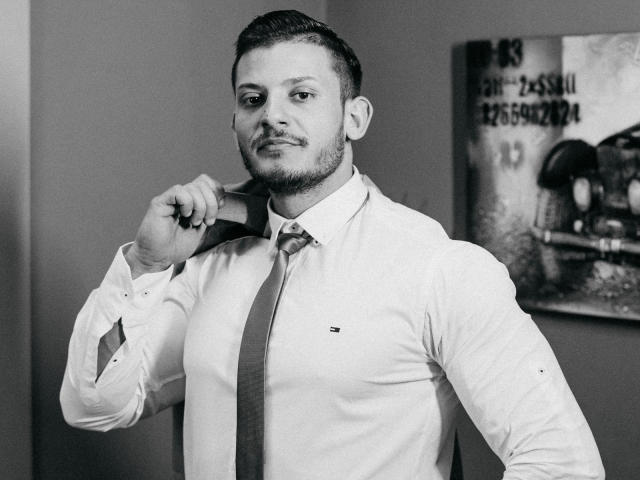 TravissHolden - Chat intime avec ce Homo sur X Love Cam 