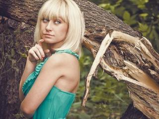 AlegraAmador - Chat live porn avec une Splendide jeune fille très sexy assez maigre sur Xlovecam.com 