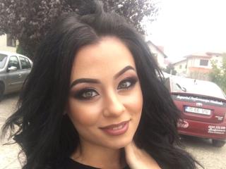Evollete - Chat cam hard with a muscular body Hot babe 