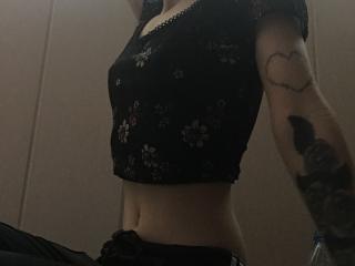 PaulaFlame - Chat intime avec une éclatante jeune maîtresse française très sexy occidentale sur le site XloveCam 