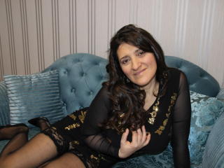 ChaudBisou - Chat x avec cette Femme sexy avec des seins énormes sur le site Xlovecam.com 