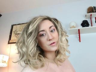 DizzyDelight - Chat x avec cette Fabuleuse jeune maîtresse french en chaleur avec un corps bien proportionné|avec un physique équilibré|à la plastique|silhouette|anatomie gracieuse sur le service Xlove 