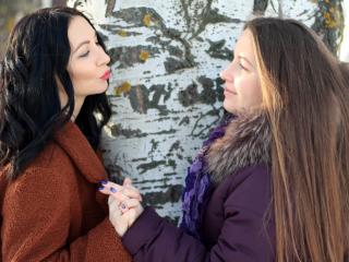 NikaXRysa - Chat cam xXx avec cette Lesbienne avec des seins bien proportionnés sur Xlovecam.com 