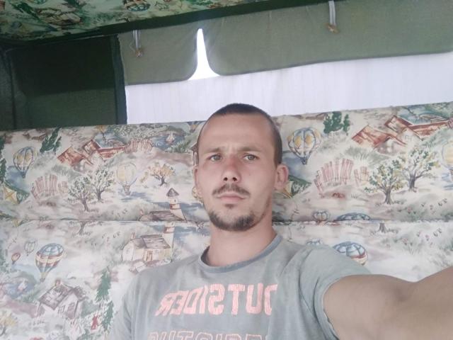 NykolosHot - Live chat sex avec un Gay occidental sur le service Xlove 