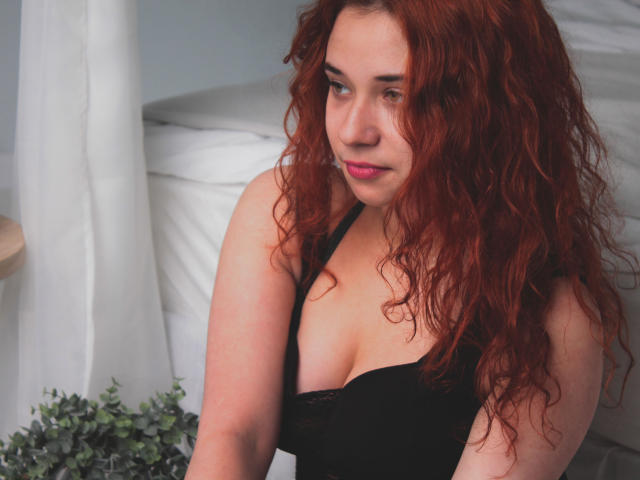 KelseyRare - Web cam x with this red hair Sexy 18+ teen woman 