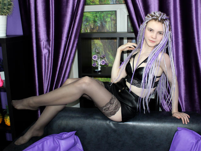 AminaFox - Web cam en direct avec cette Ravissante bombe en chaleur sur Xlovecam.com 