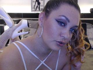 SelinaKyle - chat online hard with this portly Sexy lady 