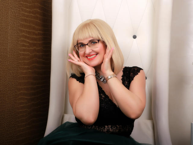 ClassyCarolyn - Live Sex Cam - 7875352