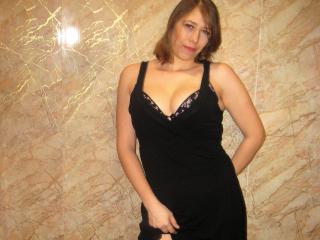 MaryXOn - online chat sex with this average body X girl 