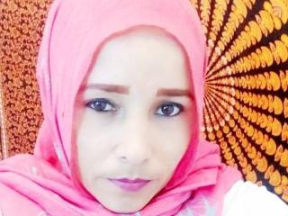 AmiraFun - Chat live x with a Hot chick 