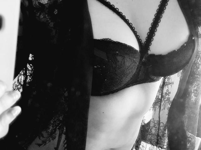 MirandaBella - Live sex cam - 7887304