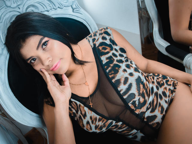 HillarryBanks - Live chat x with this Sexy babe with large chested 