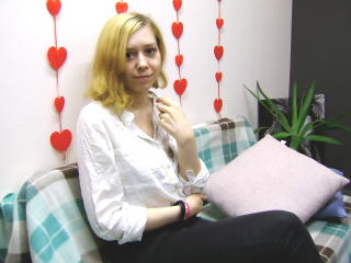 NikcoleFire - Show exciting with this fair hair Sexy young and sexy lady 