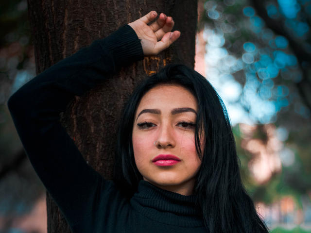 GabyKitty - Chat cam x avec une Superbe jeune beauté french bien roulée avec un corps équilibré|avec un physique idéal|avec une plastique|silhouette|anatomie gracieuse  