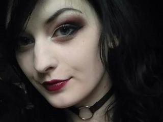 DeepNadiine - Web cam en direct avec cette Très belle jeune camgirl très sexy blanche  