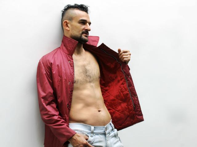 AdrianBigDick - Live cam x with this Gays with well built 