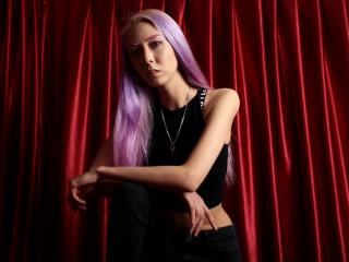 AliceMew - online show nude with a being from Europe Nude babe 