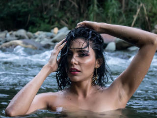 LisaHill - Live hot avec cette Incroyable maîtresse très sexy avec de petits seins sur le service Xlovecam.com 