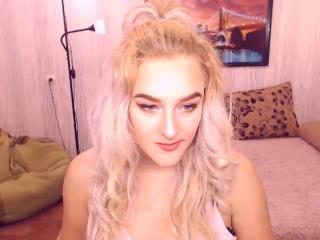 KiraBermon - Chat live hard with a Hard girl with regular melons 