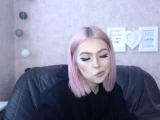 EmillySexy - Webcam sexe avec une Divine jeune créature french plutôt maigre sur le site X Love Cam 