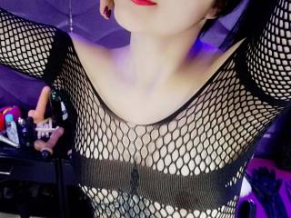 DarkMellysaX - Webcam live sexy with a Mistress with small breasts 