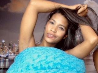 Cattyhotlove - Live chat x avec cette Séduisante jeune créature de rêve française bien roulée à la poitrine idéale sur la plateforme Xlovecam 