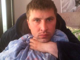 EdgarXLucky - Chat cam porn avec ce Homo ayant le sexe entièrement rasé sur le site Xlovecam.com 