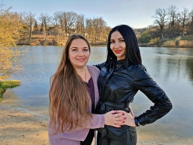 NikaXRysa - Show live nude with this shaved vagina Lesbo 