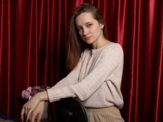VikkiPearl - Live chat hard with this slim Sexy college hottie 