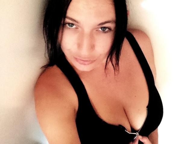 HotNinaForFun - Live porn &amp; sex cam - 8002624