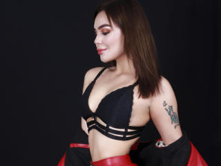 AmandaSimpson - Webcam live exciting with this latin american Attractive woman 