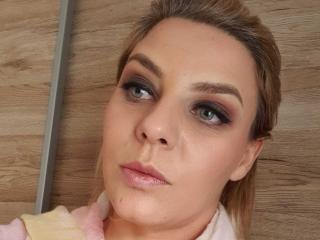 JanetBeauty - Live exciting with a Nude babe with big boobs 
