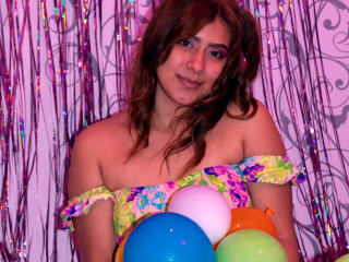 AmberYKorina - Web cam hot with this toned body Woman that love other woman 