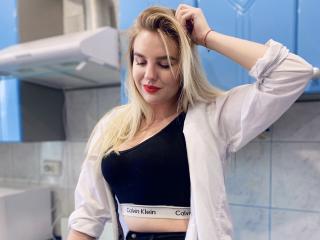 MissRadiance - Chat sexy with this being from Europe Nude girl 