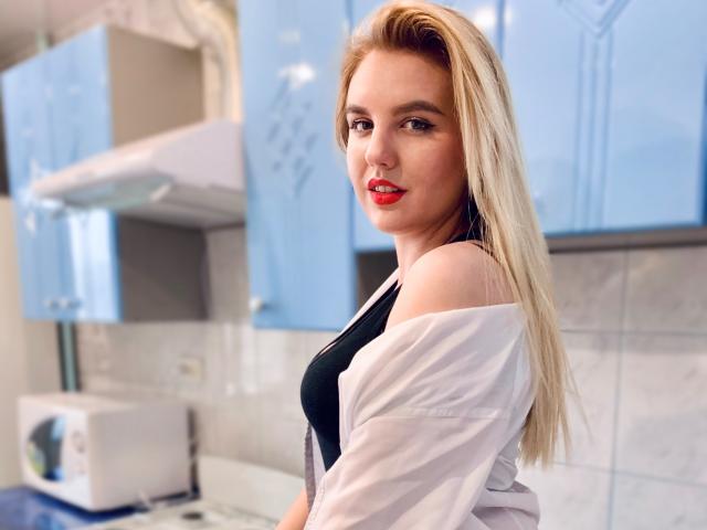 MissRadiance - Webcam live xXx with this being from Europe Hard teen 18+ 