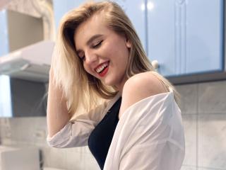 MissRadiance - Live sex with a blond Hard 18+ teen woman 
