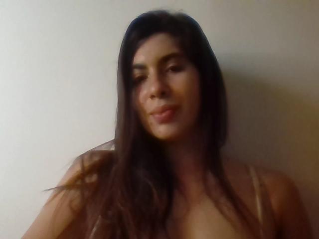 ZaraJones - Sexe cam en vivo - 8032648