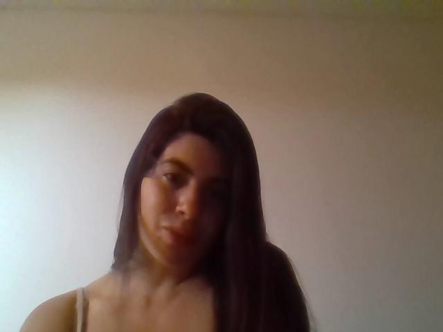ZaraJones - Sexe cam en vivo - 8032652