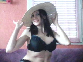 LovaLove - chat online exciting with this trimmed pubis Hot lady 