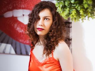 CurlySonia - Chat exciting with a European Porn teen 18+ 