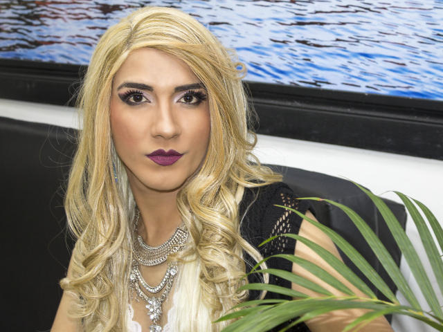 AmayaBurtTS - Webcam live sexy with this small breast Ladyboy 