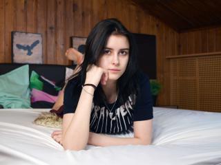 DemiGross - online chat sex with a Exciting college hottie with small boobs 