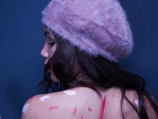 ThiiaraSea - Chat cam hard avec cette jeune model française sur le site X Love Cam 