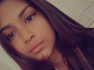 BabeAmber - Live chat hard avec une étonnante créature de rêve sexy en bonne condition physique  